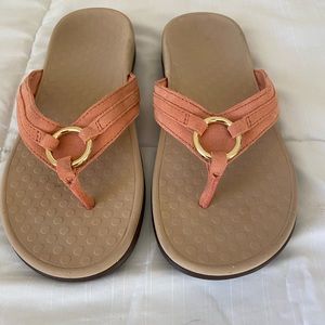 Vionic Tide Toe Post Sandal Orthotic Arch Support sz 9